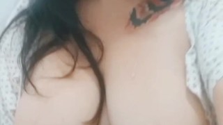 Enfermita en el baño del hospital