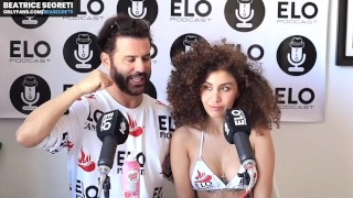 MI SEDUCE E POI MI SCOPA DURANTE UN'INTERVISTA con ELO PICANTE