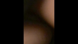 Ma poupée m’offre sa chatte
