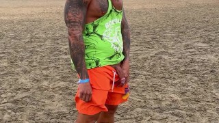 Piss In The Beach, I Try To Dont Be Discover