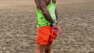 Piss In The Beach, I Try To Dont Be Discover