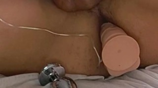 Uso mis juguetes por el pene y por el ano hasta correrme
