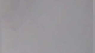 Tarada por sexo se divertindo com os dedos