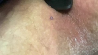 Anal stretching with aufblasbar anal plug