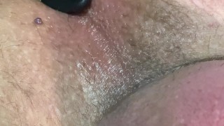 Anal stretching with aufblasbar anal plug