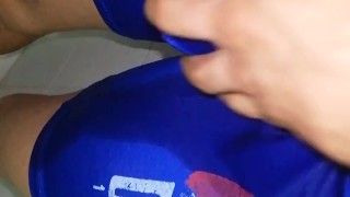 pissing desesperado en ropa interior, me mojo todo, primer pano
