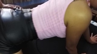 Me hace venir a SQUIRTS y me usa de perrito con la pucha super mojada