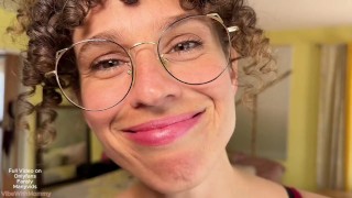Stepmom Proves She's Not a Lesbian Stepsister