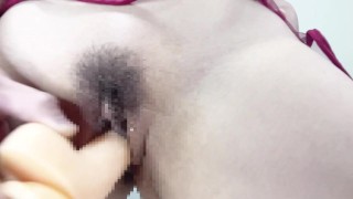 ディルドでおまんこスリスリしてたまらなくなって挿入してしまう熟女