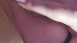 Amy Rubs her Clit till Climax