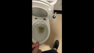 Pissing after sweaty gym wank