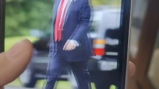 沈樵，作品《沈老师体验充气娃娃》MissShen Experience inflatable dolls