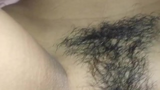 Mi ex novio me encontró sin bragas y aprovechó para meterme su verga