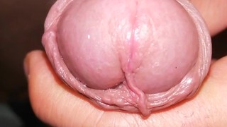 pissing y masturbacion intensa en el baño, gran pene venozo