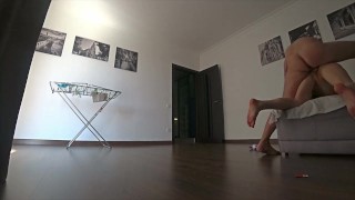 Настоящая измена. Жена изменяет мужу, прежде чем он вернется домой.