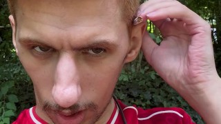Je me caresse en public