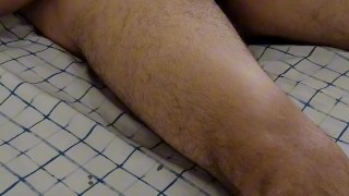 MORENO MASTURBANDOSE (GAY)