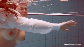 Lola the cool hot chick in the pool