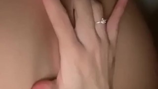 Me masturbo a tu nombre y rico squirt