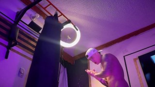 chico de 18 entrena desnudo amateur 🥵