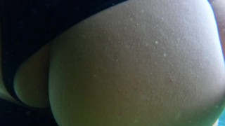 Piscina pública ! A MI Amiga CULONA LE ENCANTA EL SEXO DURO Y ARRIESGADO