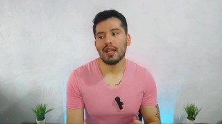 Mi Roomie me penetra a pelo en mi cama mientras ve videos pornos de hetero! Relato sexual