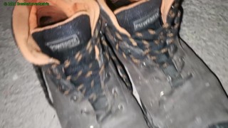 Piss in old Workboots