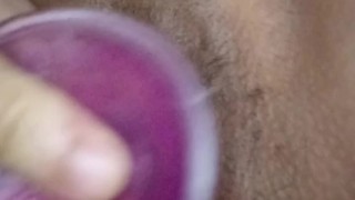 Me masturbo con un dildo