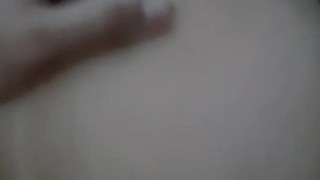 La novia de mi amigo se deja tocar y se la meto rápido antes que llegue su novio.