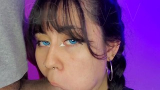 Putinha universitaria gosta muito de colocar pau grosso dentro da boquinha dela