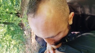 Ryzykowne Publiczne obciąganie z kolegą z wielkim chujem