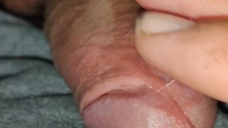 Tocamdome bajo las sábanas MUCHAS GANAS DE MASTURBARME