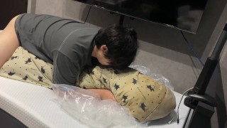最後の布団疑似セックスをする学生、精子をぶっかける