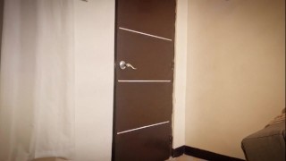 Binatang Grab Food Rider nag SALSAL at pinutukan ng TAMOD ang tinapay habang hinihintay ang customer