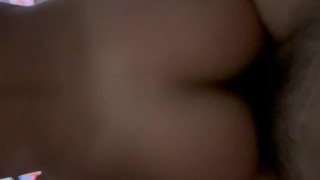 Mi vecino se corre dentro de mi coño