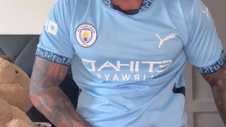 FOOTBALL PLAYER huge cumshoot!😈play the match with me🥵