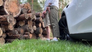 Two guys on the road urgently need to pee