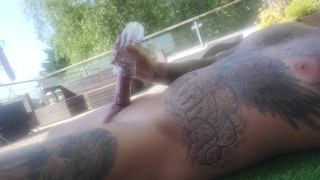 Outdoor wank