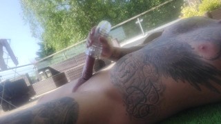 Outdoor wank