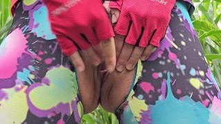 Pee n Fuck my Vintaje Bike in Corn Field