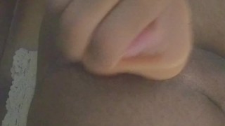 Estando o novo brinquedo no cu