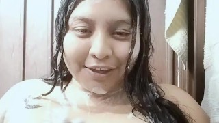 Un baño para bajarme la fiebre 🥵🥵🥵