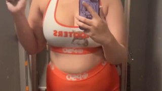 フーターズ Hooters Girl