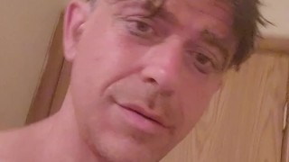 ENJOYING NAKED MUSCLE MEN PORN!