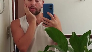 Pelado pós churrasco nos amigos.