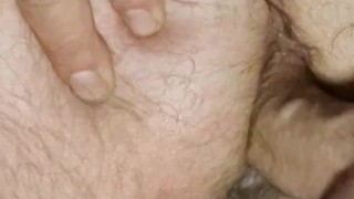 Fodi a puta contra um poste! Momentos antes, a puta esteve com um cliente! Até saiu a esporra dele!!