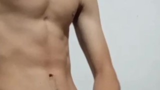 Flaco se masturba de manera rica 😋