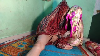 पड़ोस वाली किरायेदार को पटा कर उसकी गांड मार ली