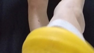 男の娘が上履きを素足履きしてみた