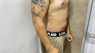 ME MASTURBO EN LA DUCHA